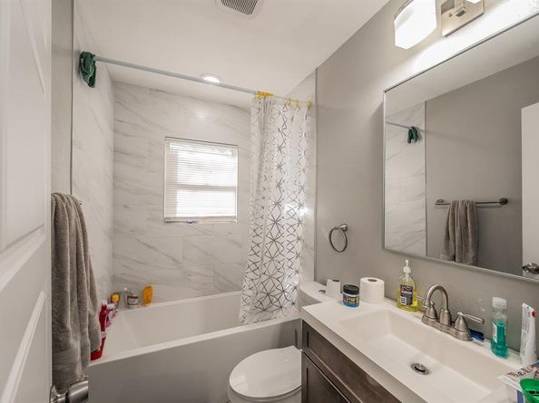 319  Avenue H  , Dallas Texas 75203