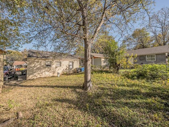 319  Avenue H  , Dallas Texas 75203