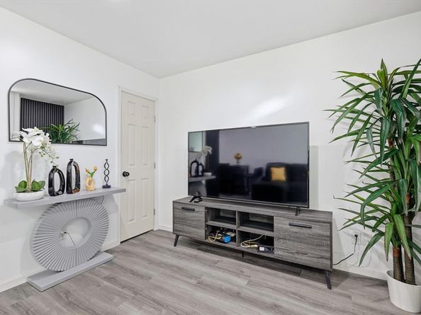 9829  Park Lane Court  B, Dallas Texas 75220