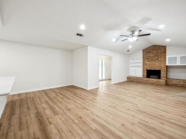 805  Raintree Road , Fort Worth Texas 76103