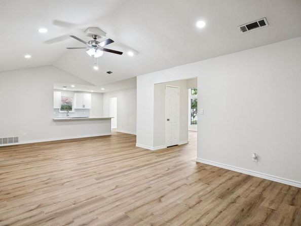 805  Raintree Road , Fort Worth Texas 76103