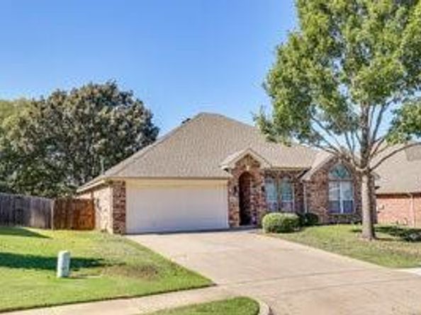 1411  Parkside Drive , Mansfield Texas 76063