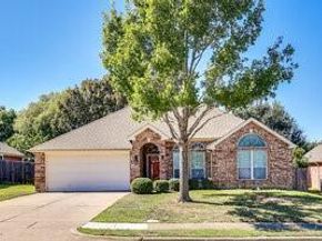 1411  Parkside Drive , Mansfield Texas 76063