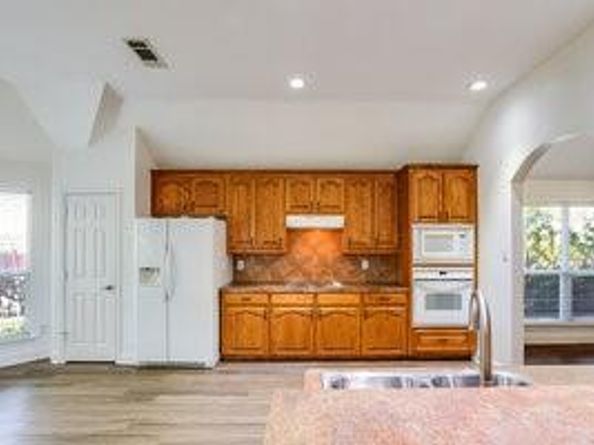 1411  Parkside Drive , Mansfield Texas 76063