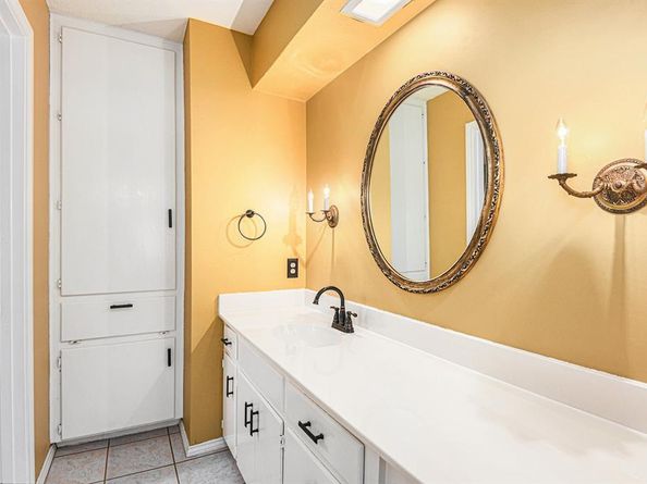 829  Skylark Drive , Denton Texas 76205