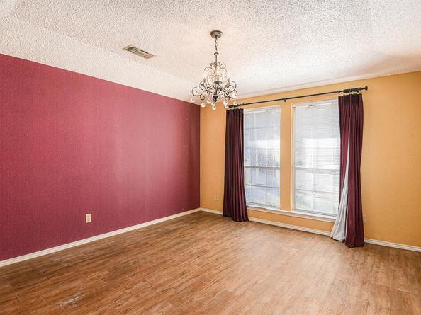 829  Skylark Drive , Denton Texas 76205