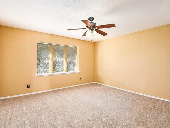 829  Skylark Drive , Denton Texas 76205