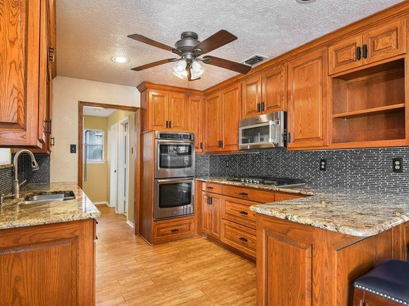 829  Skylark Drive , Denton Texas 76205