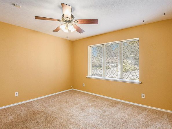 829  Skylark Drive , Denton Texas 76205