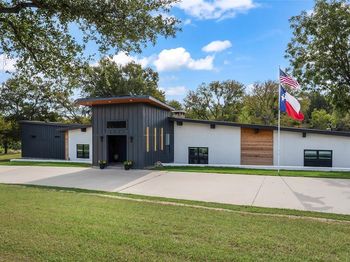 1502  Country Club Road 