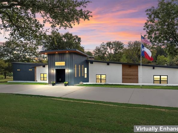 1502  Country Club Road , Argyle Texas 76226