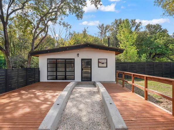 1502  Country Club Road , Argyle Texas 76226