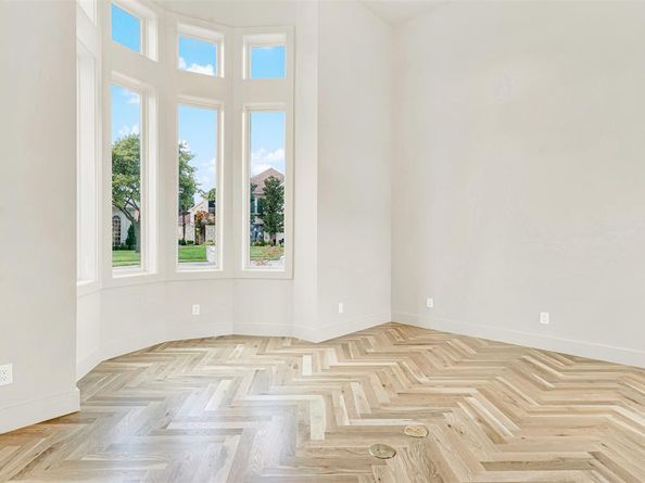 5948  KING WILLIAM Drive , Plano Texas 75093