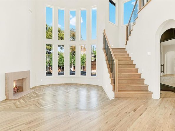 5948  KING WILLIAM Drive , Plano Texas 75093