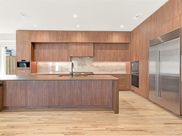 5948  KING WILLIAM Drive , Plano Texas 75093