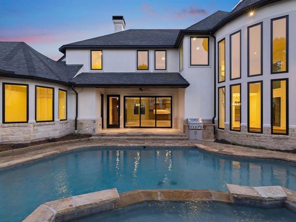 5948  KING WILLIAM Drive , Plano Texas 75093