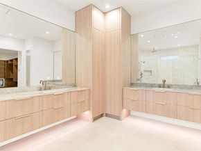 5948  KING WILLIAM Drive , Plano Texas 75093