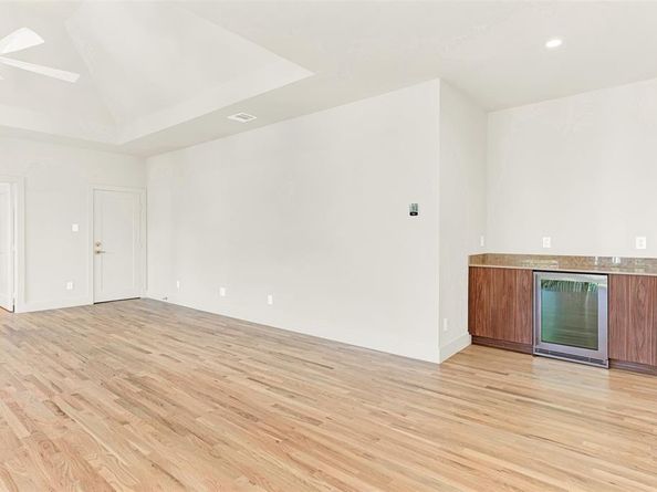 5948  KING WILLIAM Drive , Plano Texas 75093