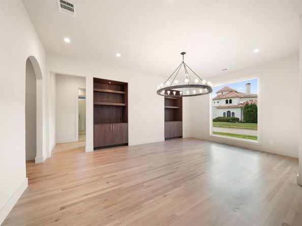 5948  KING WILLIAM Drive , Plano Texas 75093