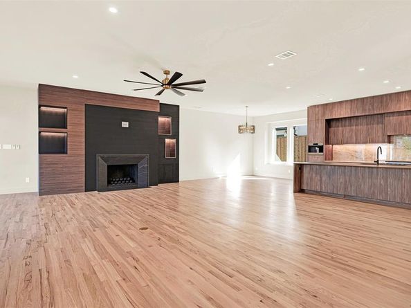 5948  KING WILLIAM Drive , Plano Texas 75093