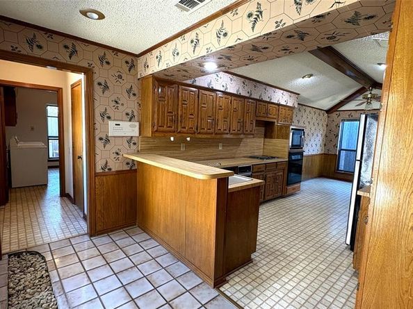6616  gretchen Lane , Dallas Texas 75252