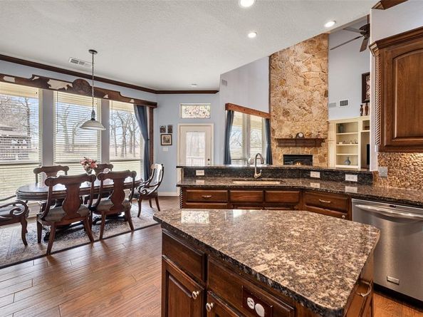 6501  Gehrig Circle , Burleson Texas 76028