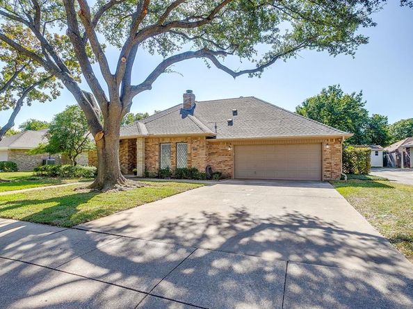 10149  Regent Row Street , Benbrook Texas 76126
