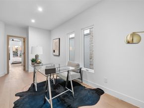 1504  Holly Avenue , Dallas Texas 75204