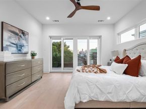 1504  Holly Avenue , Dallas Texas 75204