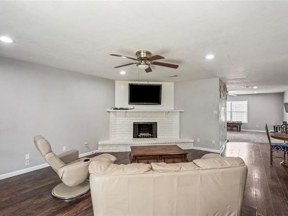 1509  California Trail , Grand Prairie Texas 75052