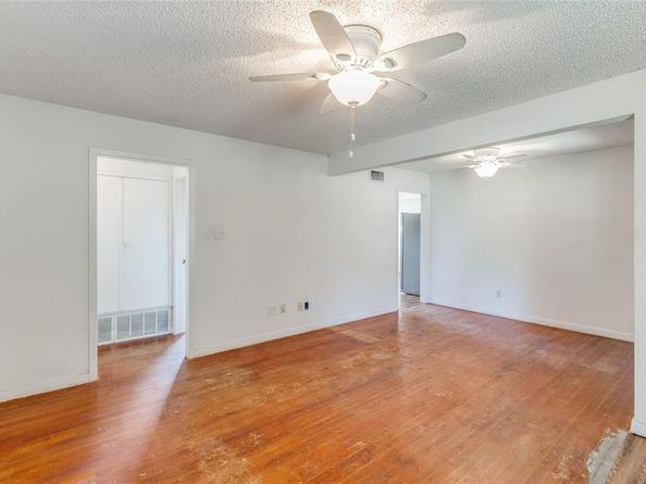 10969  Park Oak Circle , Dallas Texas 75228