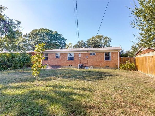 10969  Park Oak Circle , Dallas Texas 75228