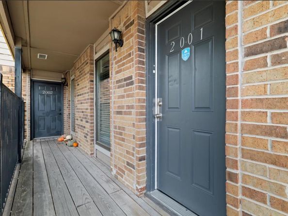 8109  Skillman Street  2001, Dallas Texas 75231