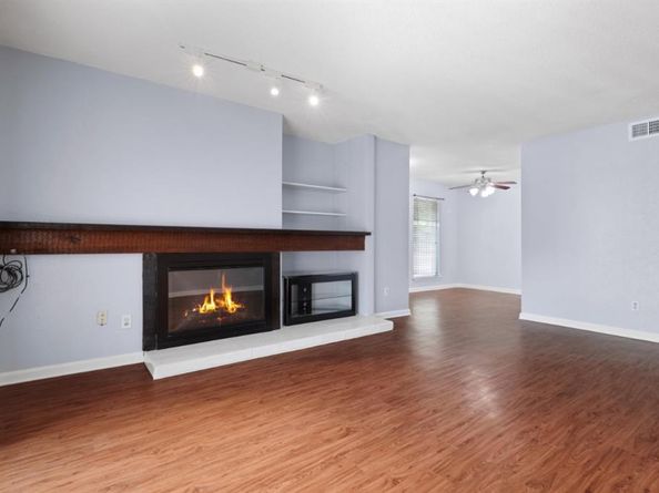 8109  Skillman Street  2001, Dallas Texas 75231