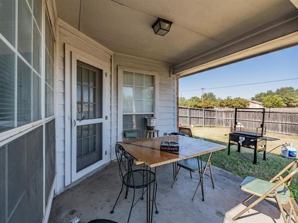 1709  Plum Creek Drive , DeSoto Texas 75115