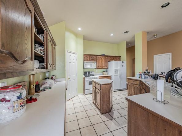 1709  Plum Creek Drive , DeSoto Texas 75115