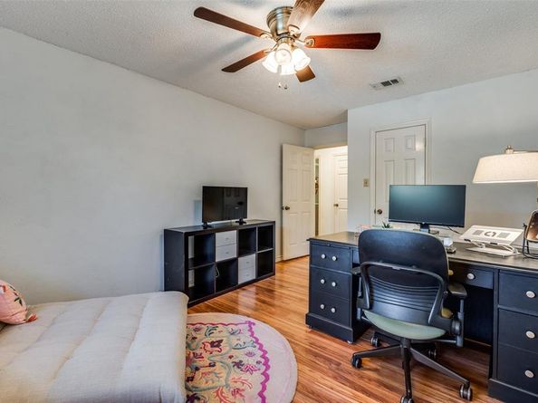 1519  Glenhill Lane , Lewisville Texas 75077
