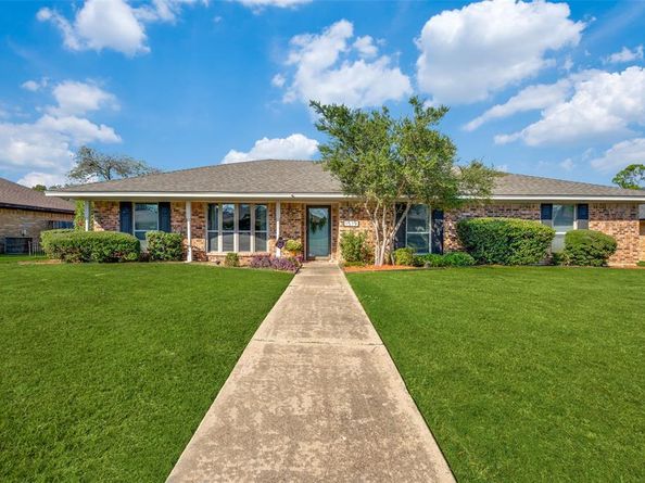1519  Glenhill Lane , Lewisville Texas 75077
