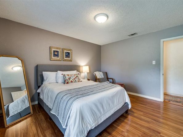 1519  Glenhill Lane , Lewisville Texas 75077