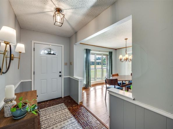 1519  Glenhill Lane , Lewisville Texas 75077