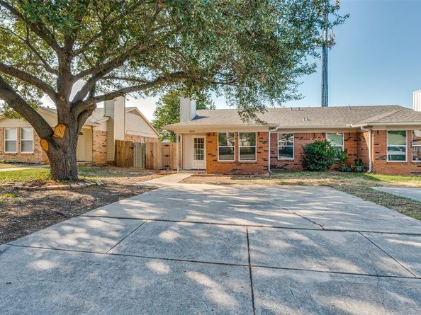 830  Woodland Court , Kennedale Texas 76060