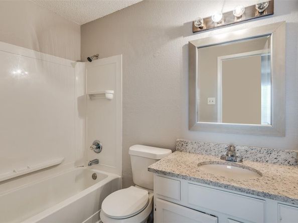 830  Woodland Court , Kennedale Texas 76060