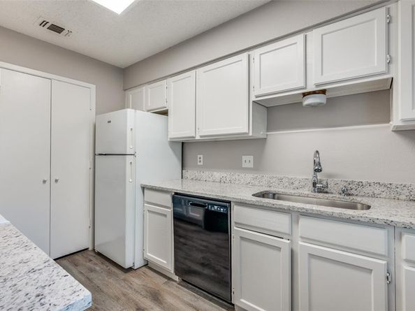 830  Woodland Court , Kennedale Texas 76060