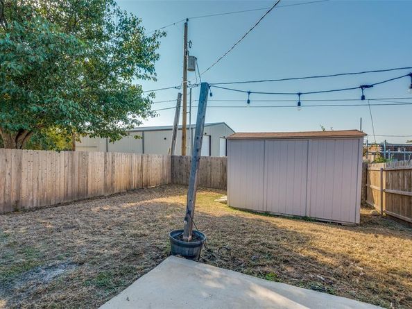 830  Woodland Court , Kennedale Texas 76060