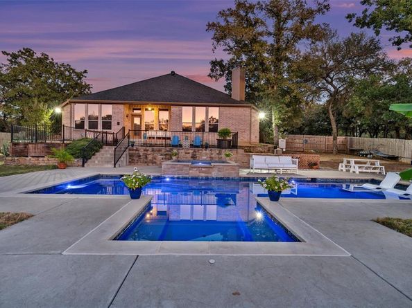 504  Hoover Road , Burleson Texas 76028