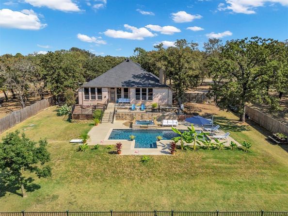 504  Hoover Road , Burleson Texas 76028