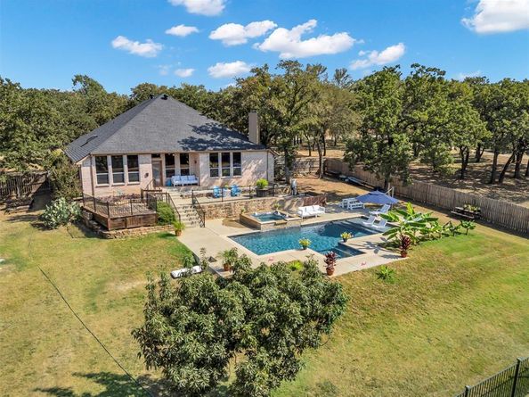 504  Hoover Road , Burleson Texas 76028