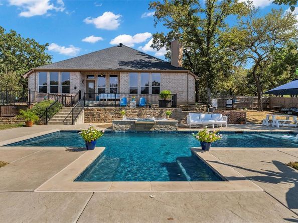 504  Hoover Road , Burleson Texas 76028