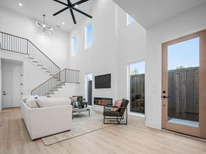 2814  guymon  , Dallas Texas 75212