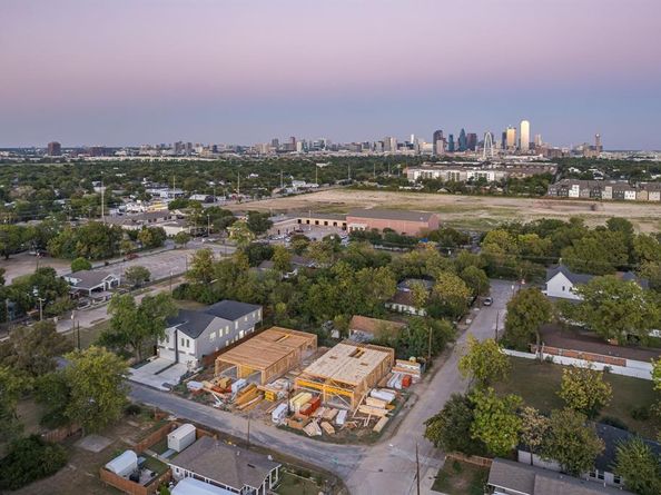 2814  guymon  , Dallas Texas 75212
